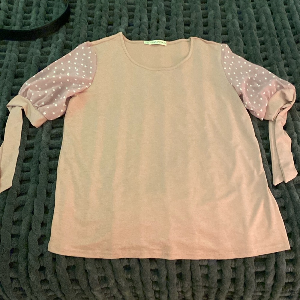 Woman’s polyester top